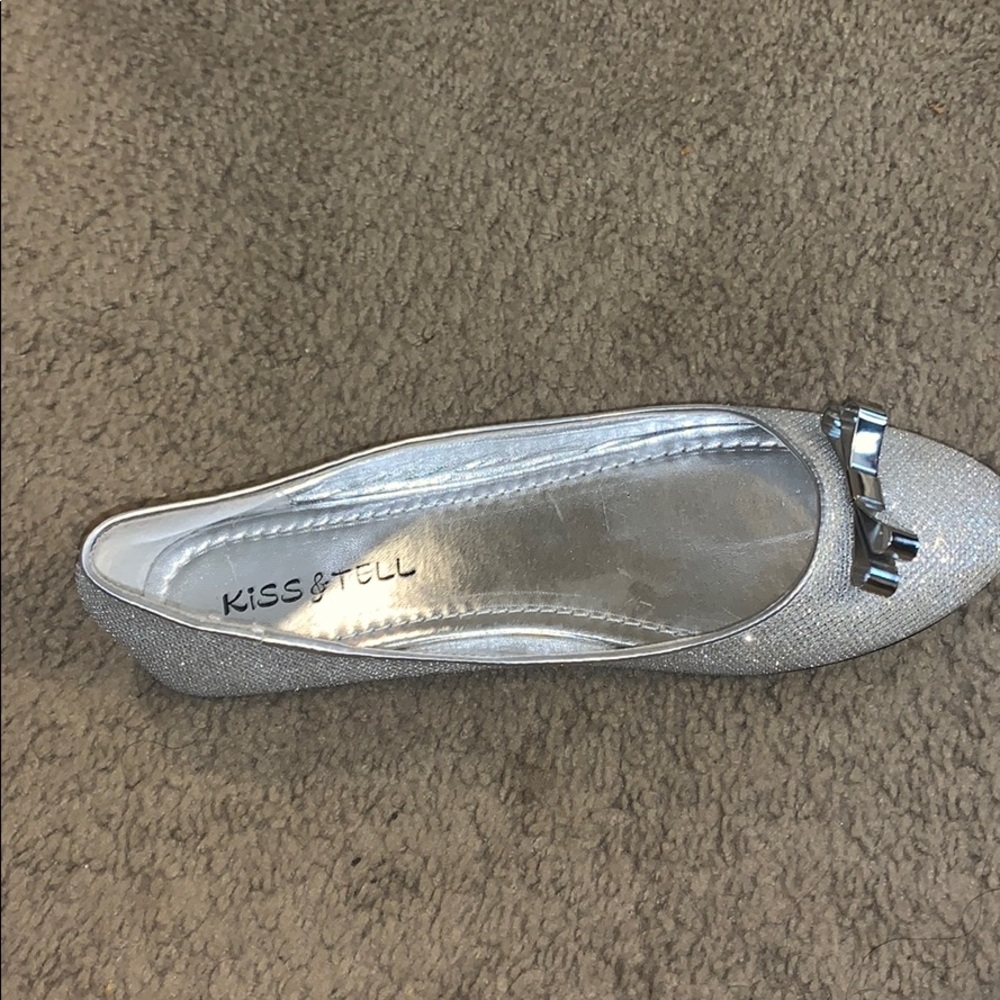 Payless shiny flat with bow.